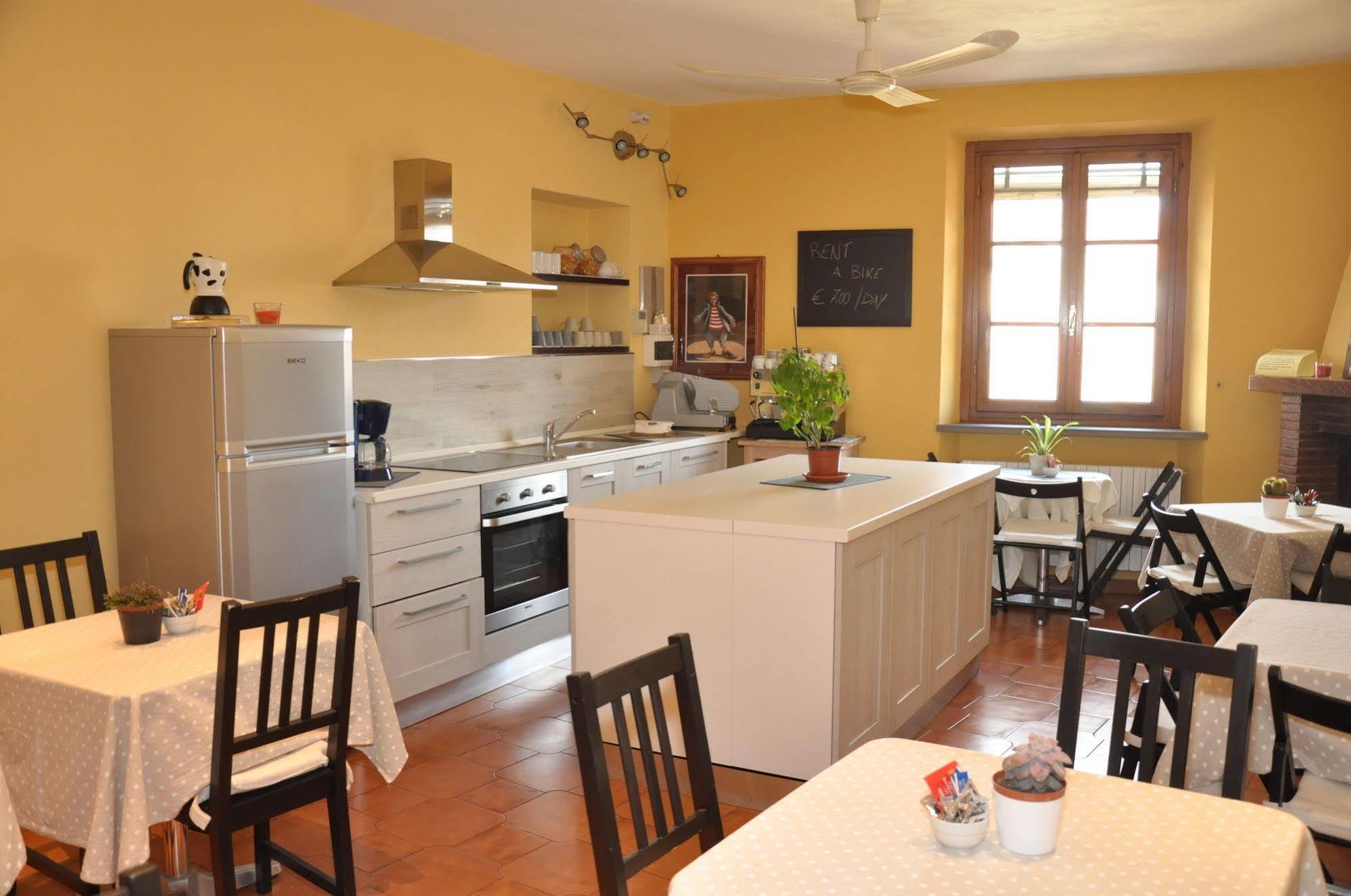 לוקה At Home Bed And Breakfast מראה חיצוני תמונה