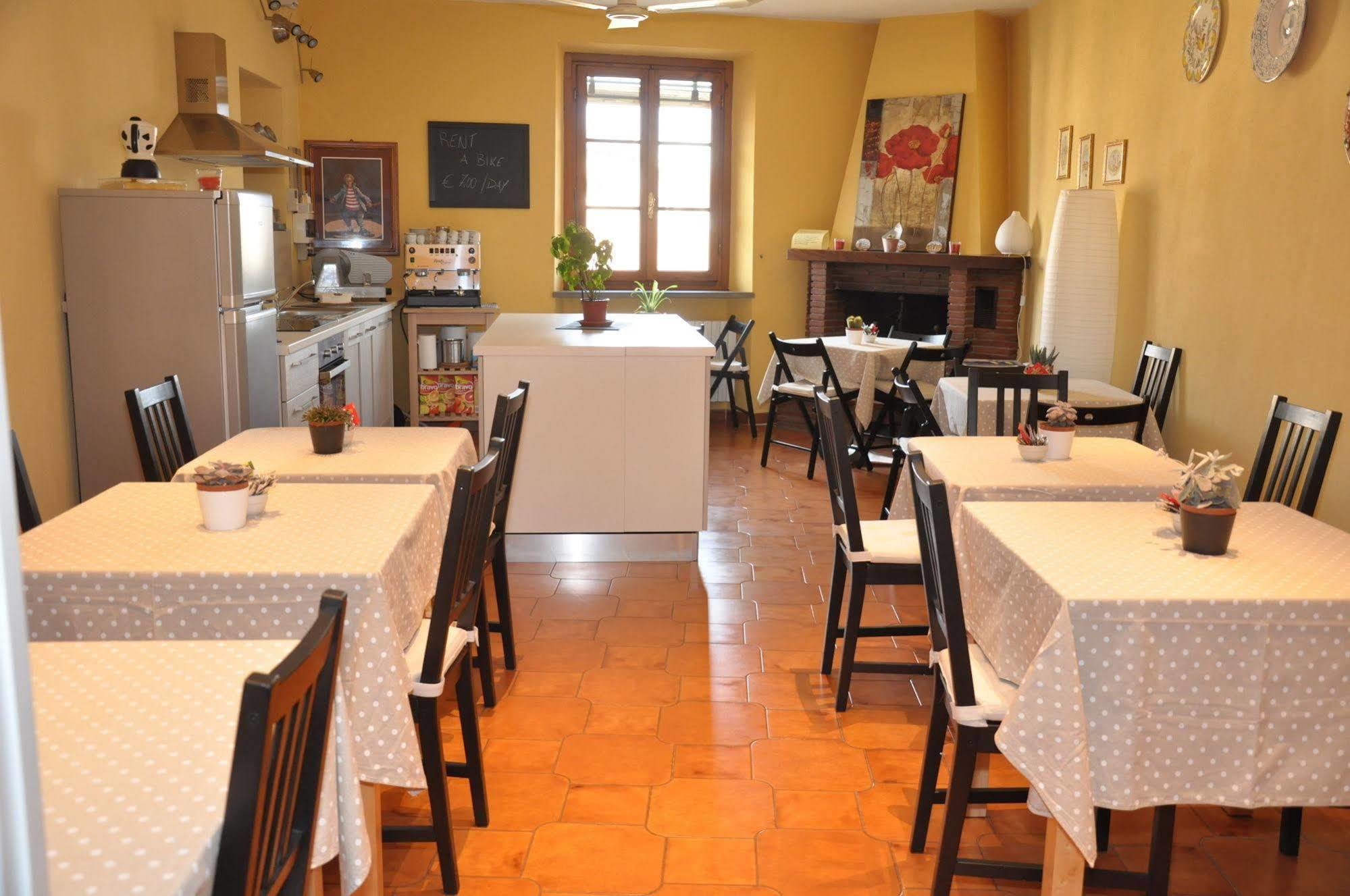 לוקה At Home Bed And Breakfast מראה חיצוני תמונה