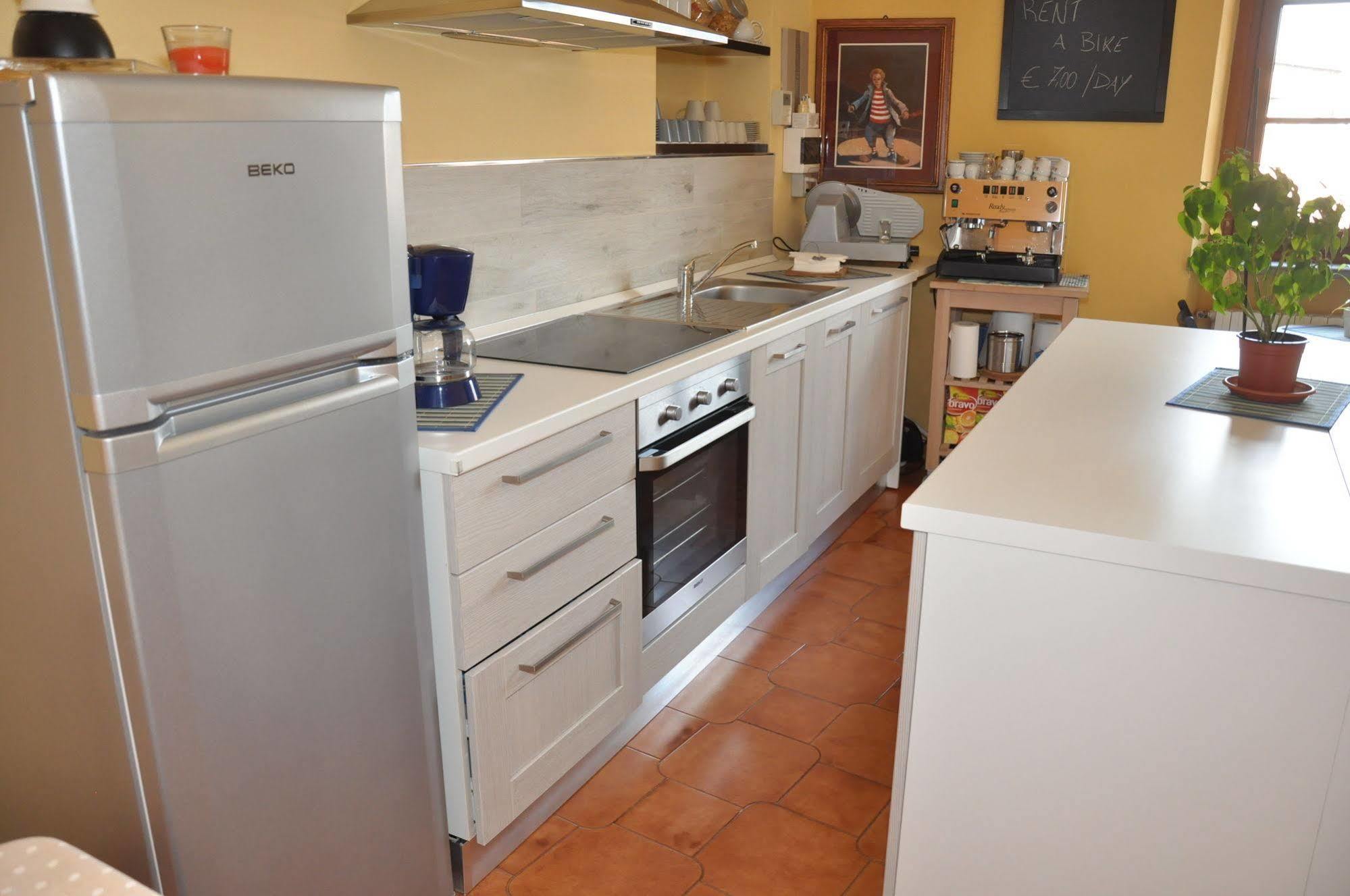 לוקה At Home Bed And Breakfast מראה חיצוני תמונה